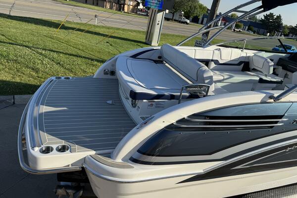 29ft Formula Yacht For Sale