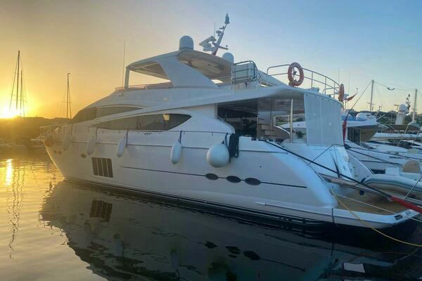 VIXEN 85ft Princess Yachts Yacht For Sale