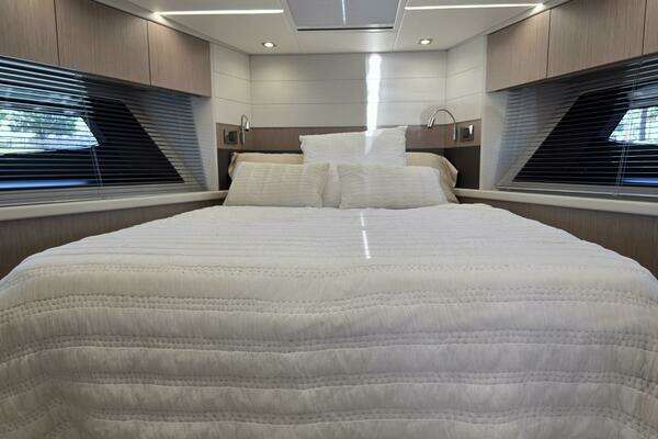 Sunseeker Predator 50 Yacht For Sale