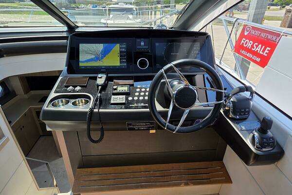 Sunseeker Predator 50 Yacht For Sale