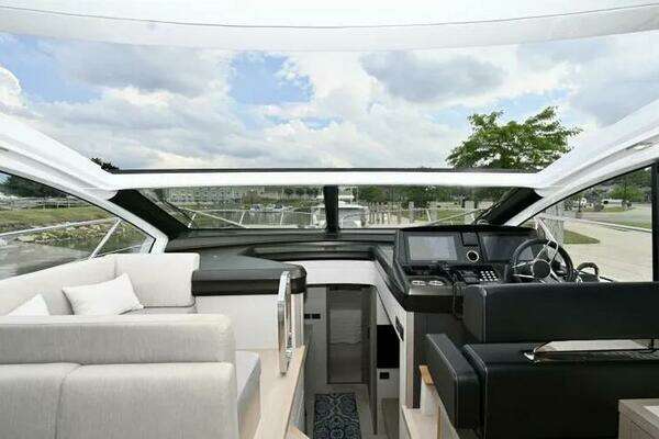 Sunseeker Predator 50 Yacht For Sale
