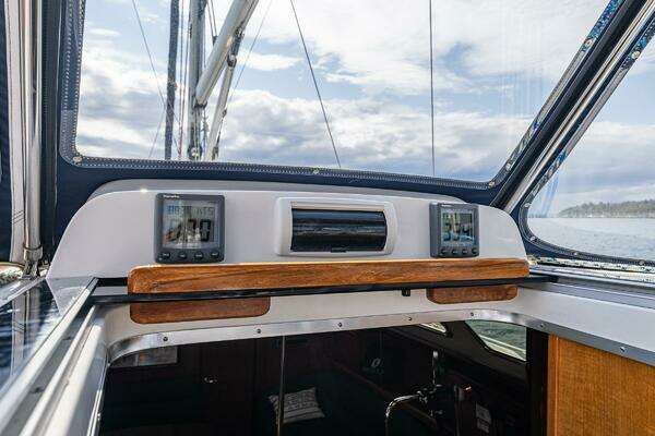 Hunter 41 Deck Salon Yacht For Sale