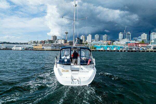 Hunter 41 Deck Salon Yacht For Sale