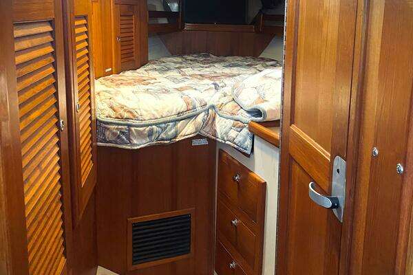 Pacific Seacraft 37 Yacht For Sale