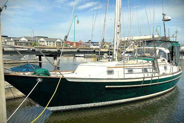 Pacific Seacraft 37 Yacht For Sale