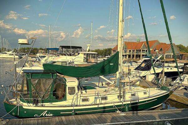 Pacific Seacraft 37 Yacht For Sale