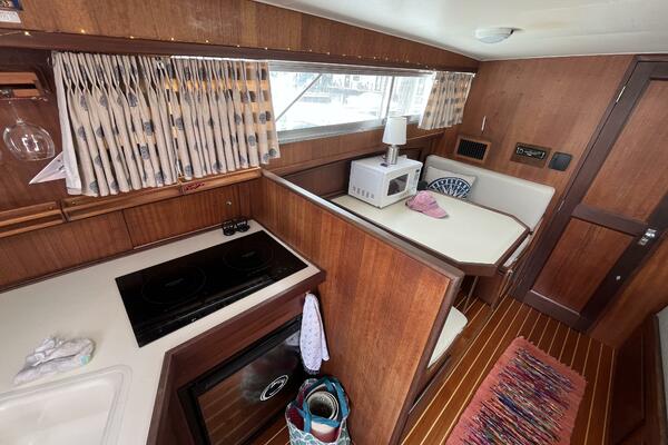 Growler 31ft Hatteras Yacht For Sale