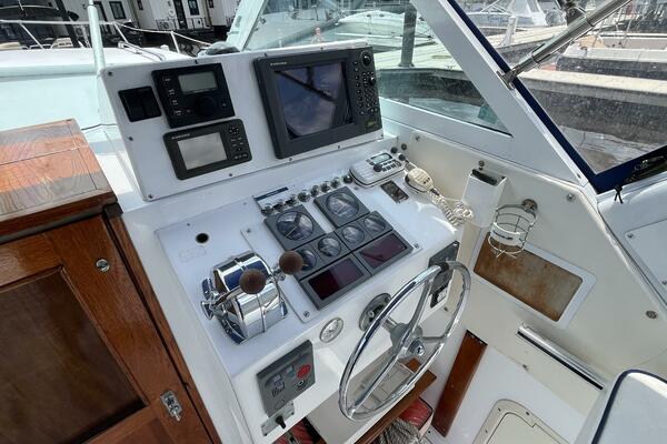 Growler 31ft Hatteras Yacht For Sale