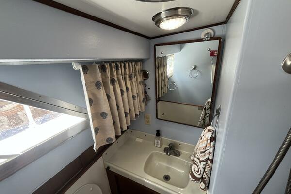 Growler 31ft Hatteras Yacht For Sale