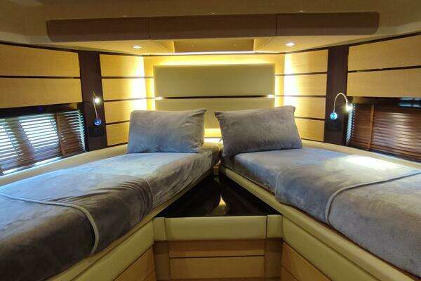 Azimut 58 Fly Yacht For Sale