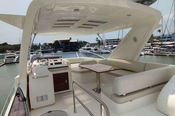 Azimut 58 Fly Yacht For Sale