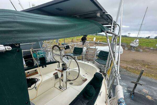 Pacific Seacraft 44 Yacht For Sale