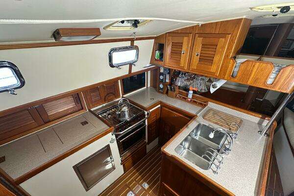 Pacific Seacraft 44 Yacht For Sale