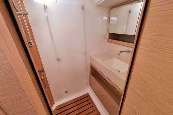 Dufour 470 Yacht For Sale