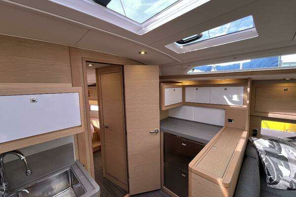 Dufour 470 Yacht For Sale
