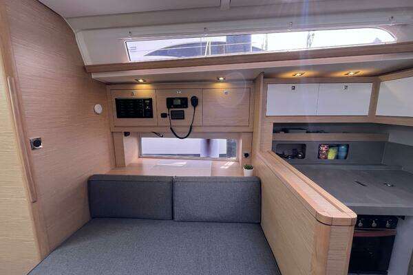 Dufour 470 Yacht For Sale