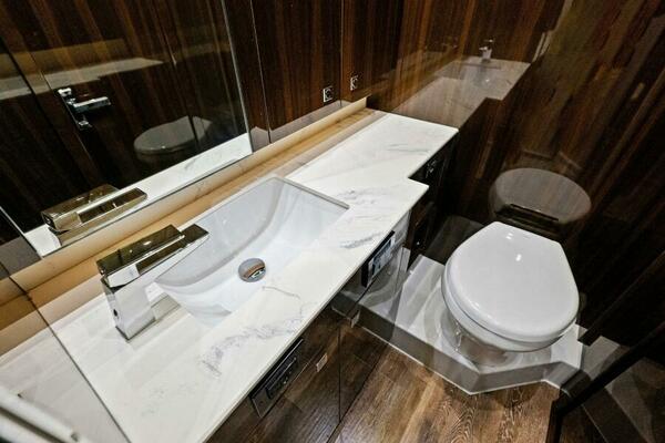 2022 50 Cruisers Cantius - Mint 2 Bee - Master Head