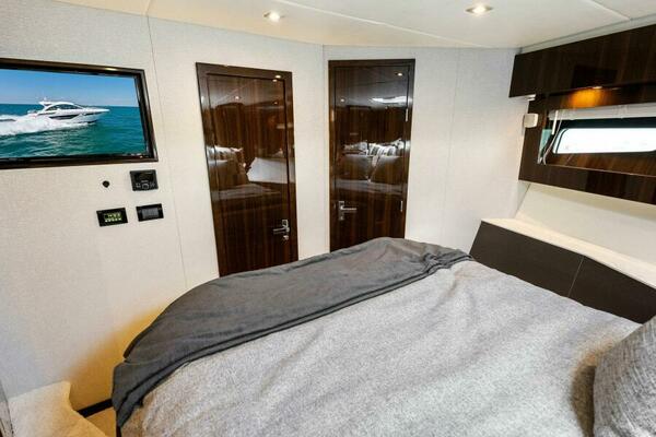 2022 50 Cruisers Cantius - Mint 2 Bee - VIP Stateroom