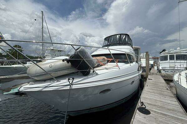 Photo of the 2001 Carver 396 Aft Cabin MY "Busy Living"