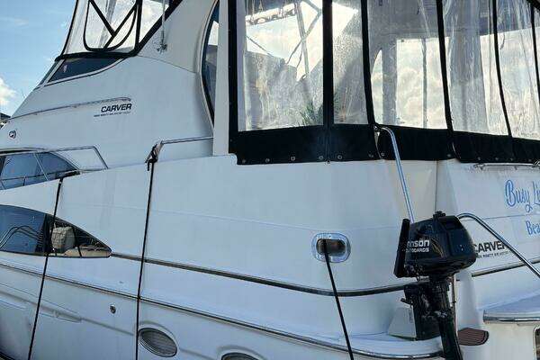 Photo of the 2001 Carver 396 Aft Cabin MY "Busy Living"