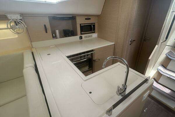 Jeanneau 51 Yacht For Sale