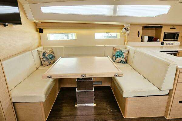 Jeanneau  Yacht For Sale