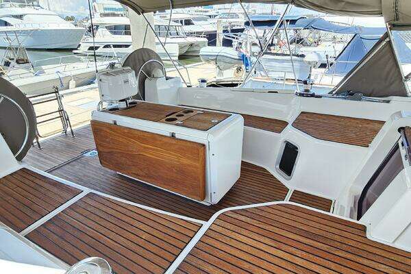 Jeanneau  Yacht For Sale