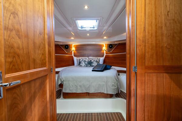 Black Sheep 35ft Back Cove Yacht For Sale