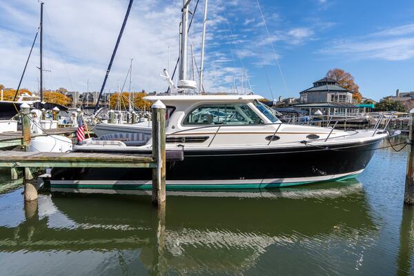 Black Sheep 35ft Back Cove Yacht For Sale