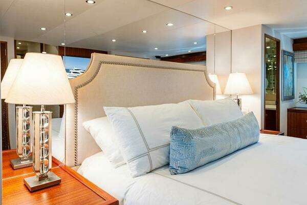 Hatteras 80 Motor Yacht Yacht For Sale