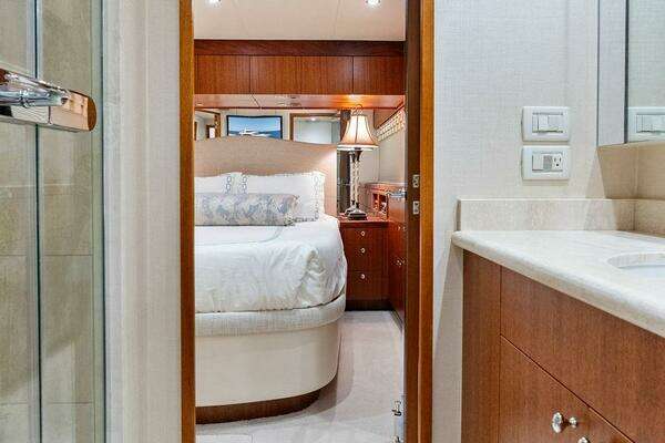 Hatteras 80 Motor Yacht Yacht For Sale