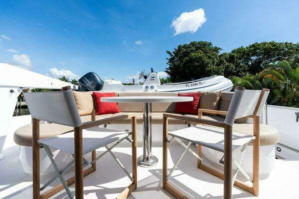 Hatteras 80 Motor Yacht Yacht For Sale