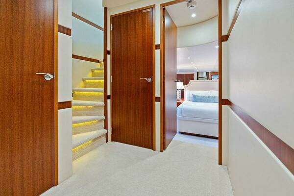 Hatteras 80 Motor Yacht Yacht For Sale