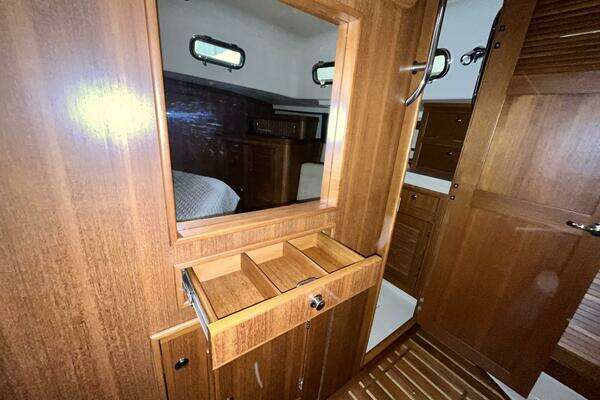 Island Packet 465 Yacht For Sale