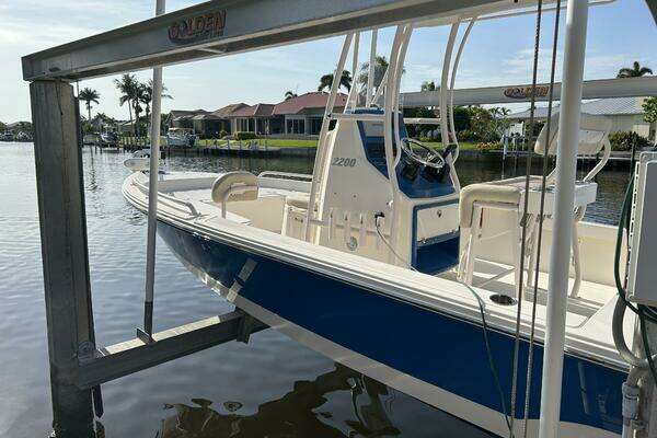 Photo of the 2019 Pathfinder 2200 CC