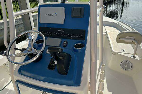 Photo of the 2019 Pathfinder 2200 CC