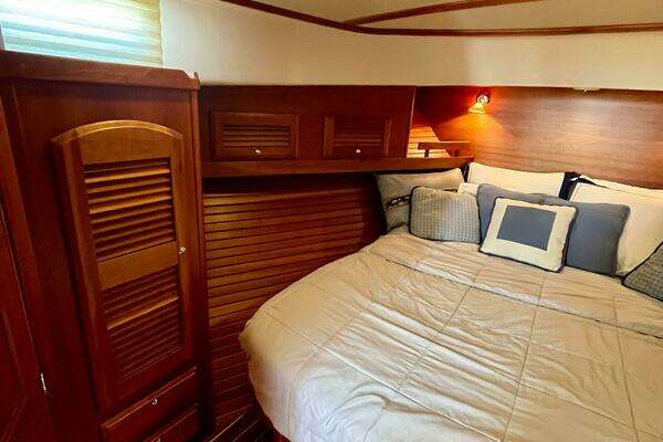 Sabre 40 Sedan Yacht For Sale