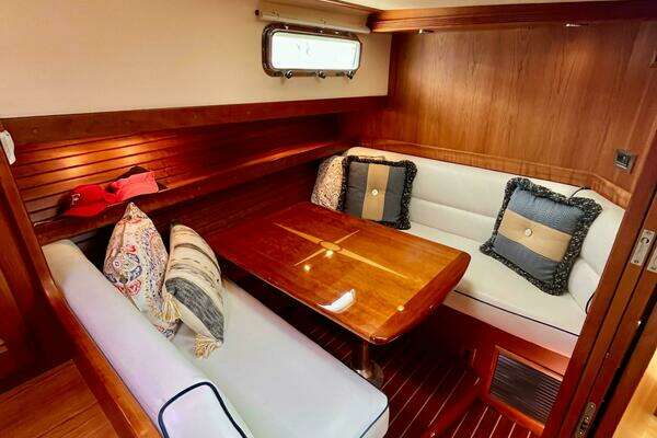 Sabre 40 Sedan Yacht For Sale