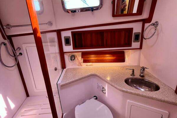 Sabre 40 Sedan Yacht For Sale