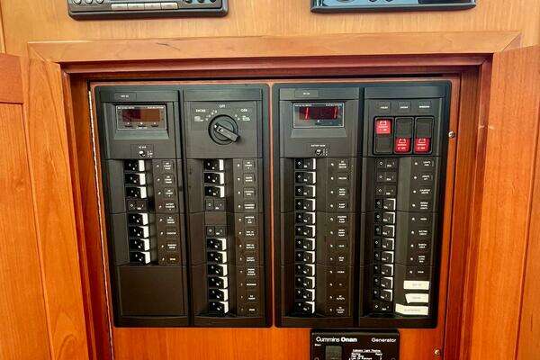 Sabre 40 Sedan Yacht For Sale