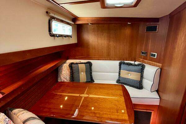 Sabre 40 Sedan Yacht For Sale