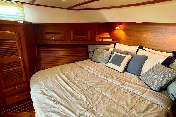 Sabre 40 Sedan Yacht For Sale