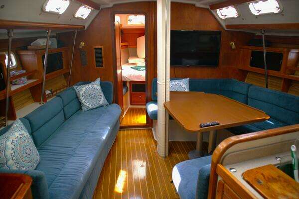 Photo of the 1996 Catalina 400 "Immunity"