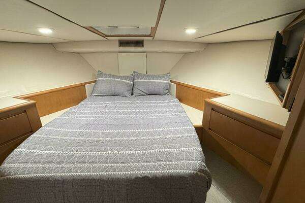 Hatteras 52 Sportdeck Yacht For Sale