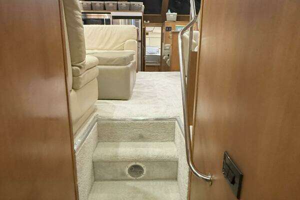 Hatteras 52 Sportdeck Yacht For Sale