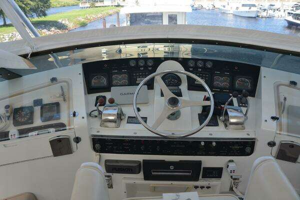 Hatteras 52 Sportdeck Yacht For Sale