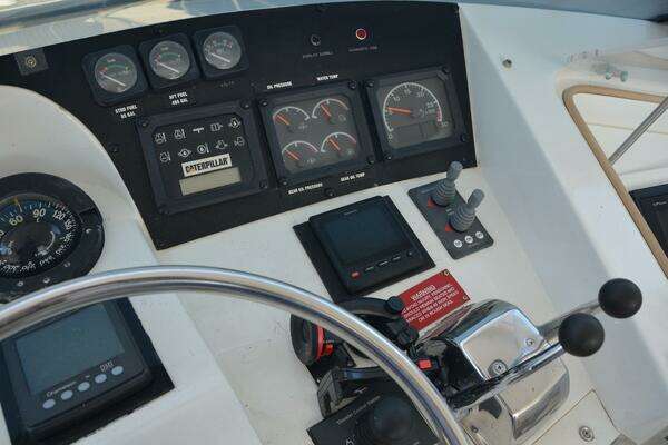 Hatteras 52 Sportdeck Yacht For Sale