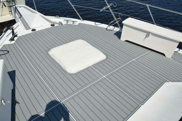 Hatteras 52 Sportdeck Yacht For Sale