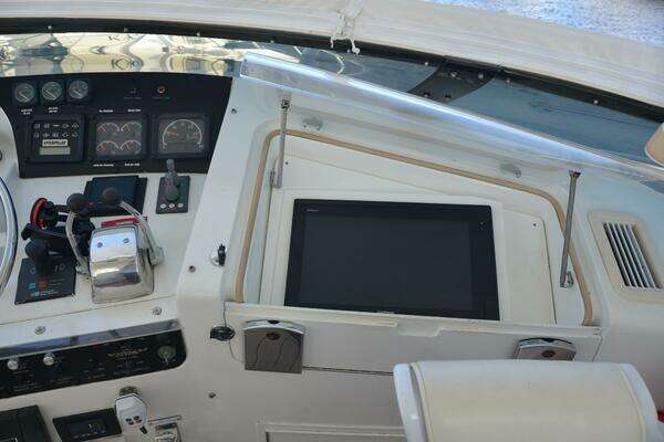 Hatteras 52 Sportdeck Yacht For Sale