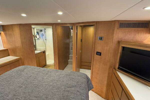 Hatteras 52 Sportdeck Yacht For Sale